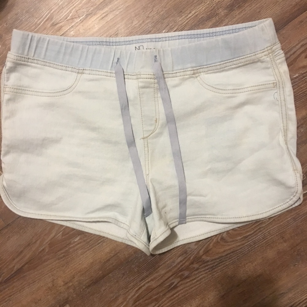 Breathable Jean shorts with lace